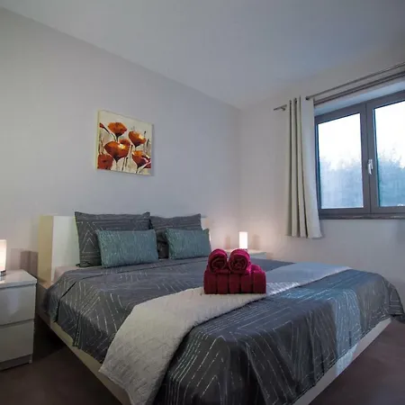 Vila Sunrise Sea View *