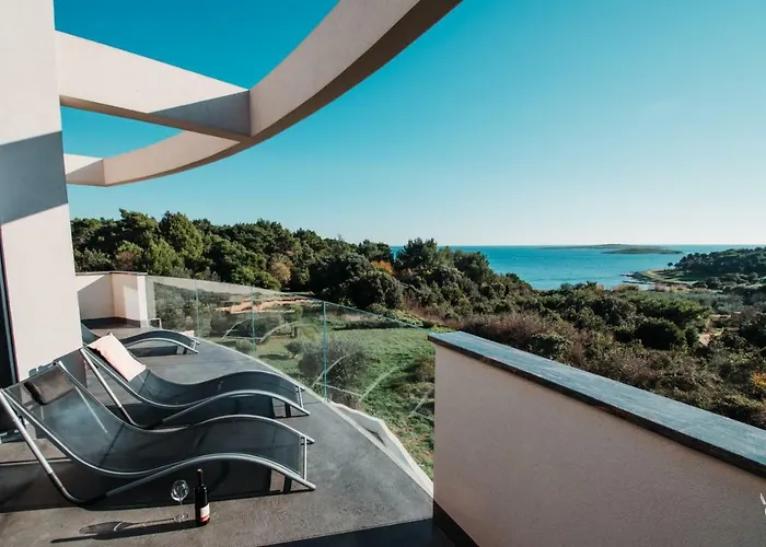 Vila Sunrise Sea View *
