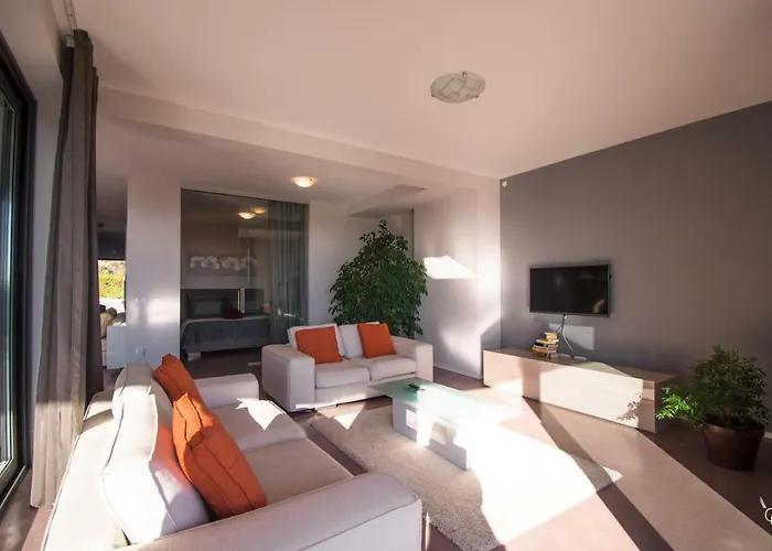 Vila Sunrise Sea View *