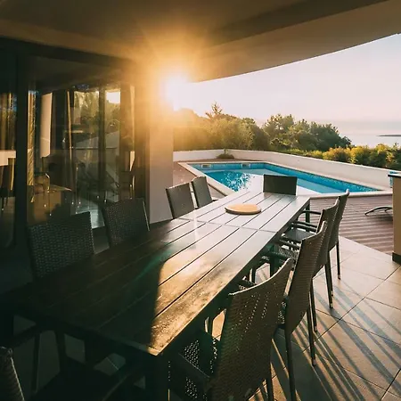 Sunrise Sea View *
